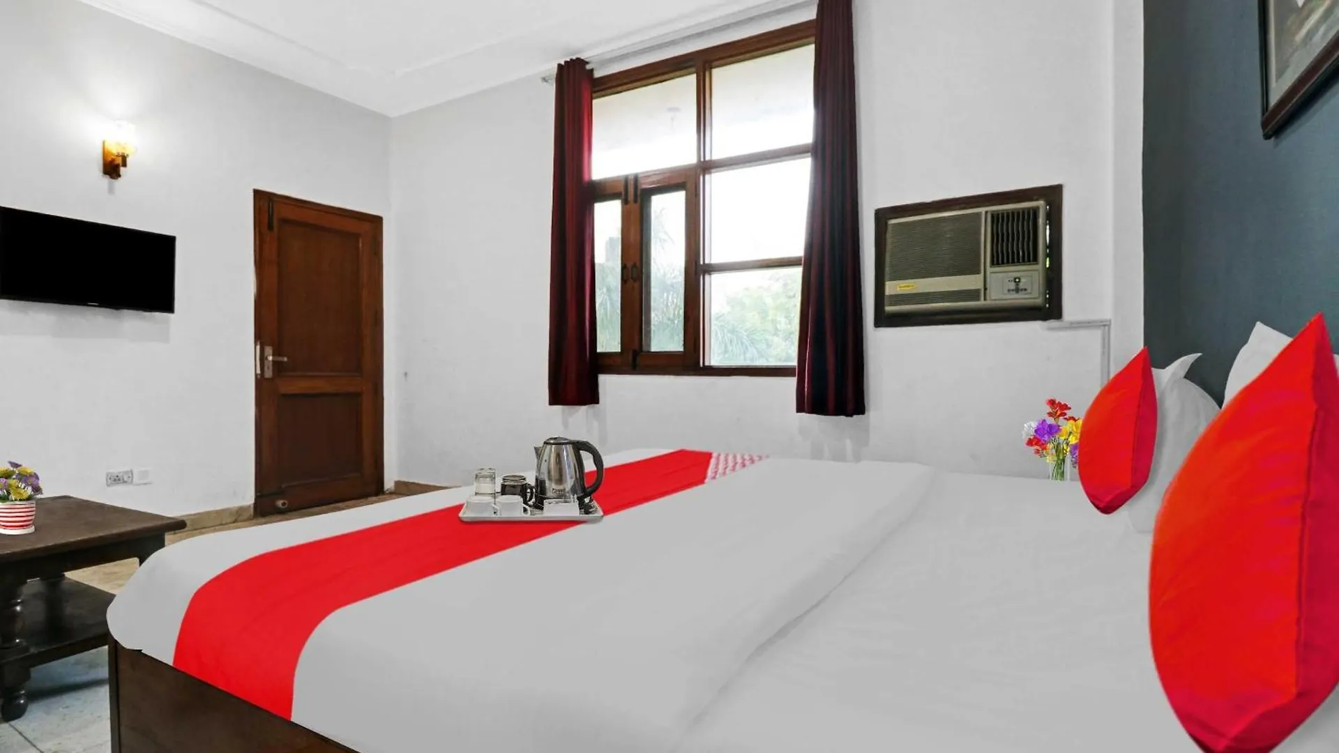 Hotel O Airport Hotel Gross Stay New Delhi