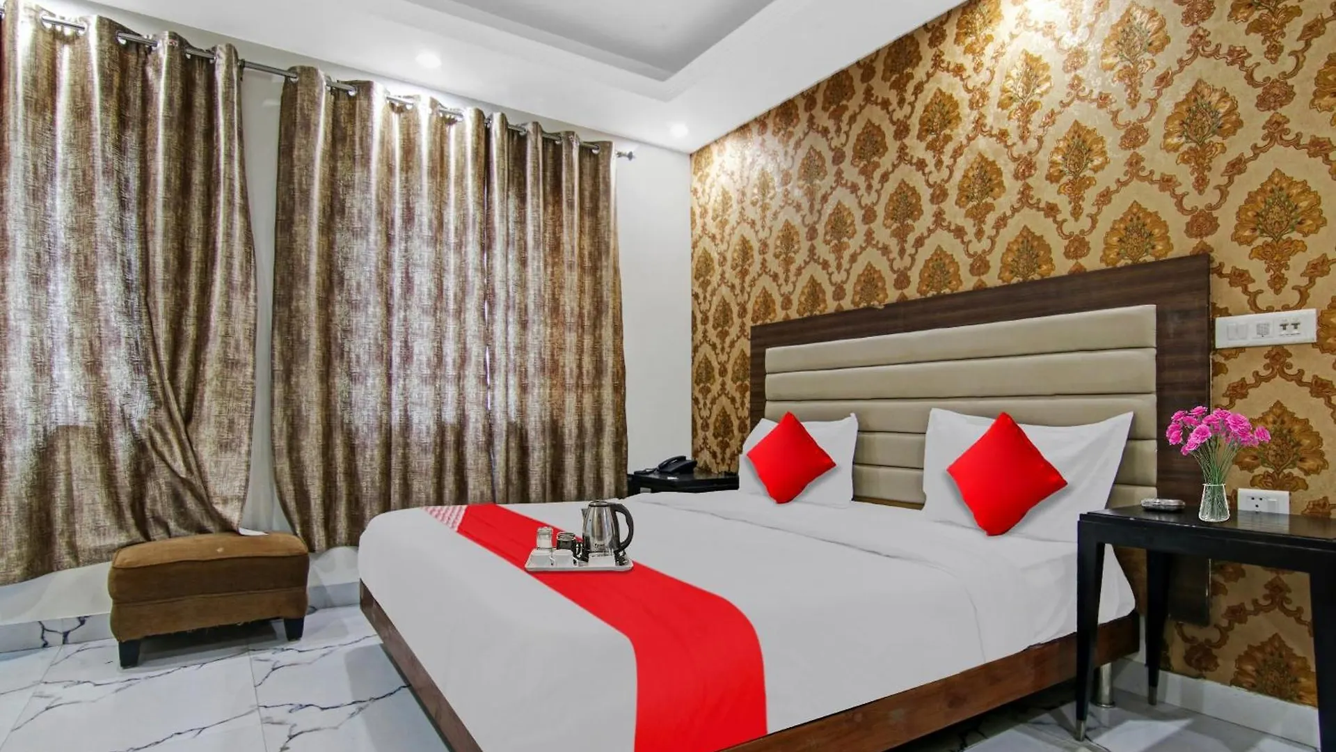 Hotel O Airport Hotel Gross Stay New Delhi