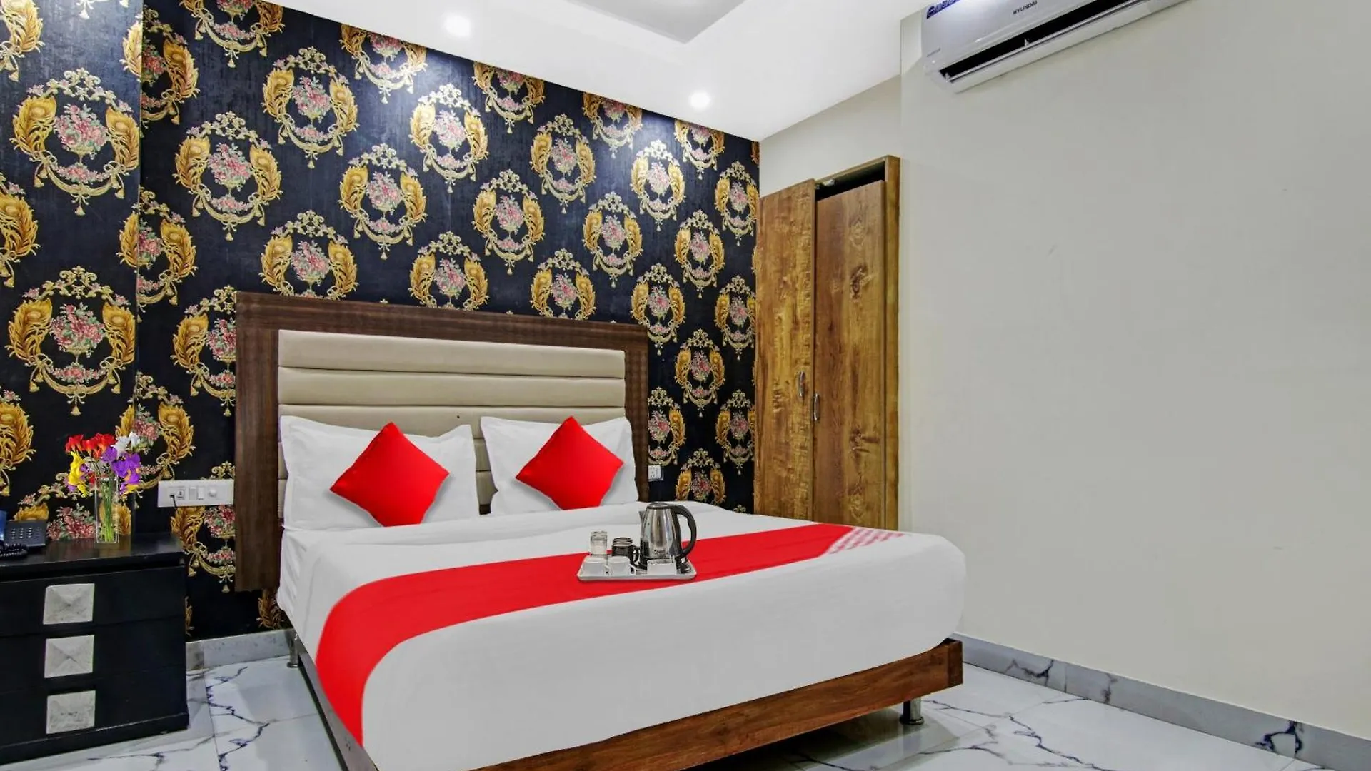 Hotel O Airport Hotel Gross Stay New Delhi