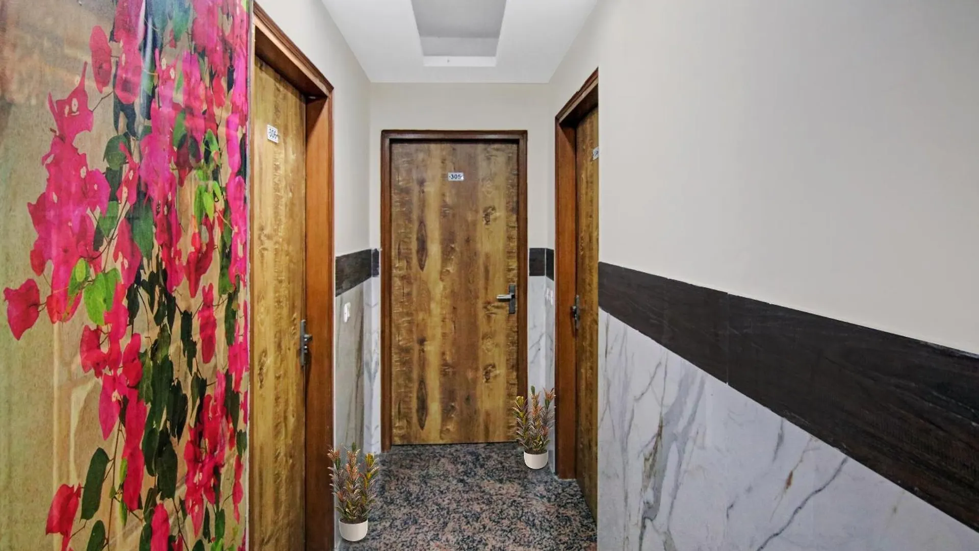 Hotel O Airport Hotel Gross Stay New Delhi