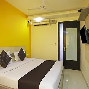 Star Inn-near Delhi Airport **** Нью-Дели